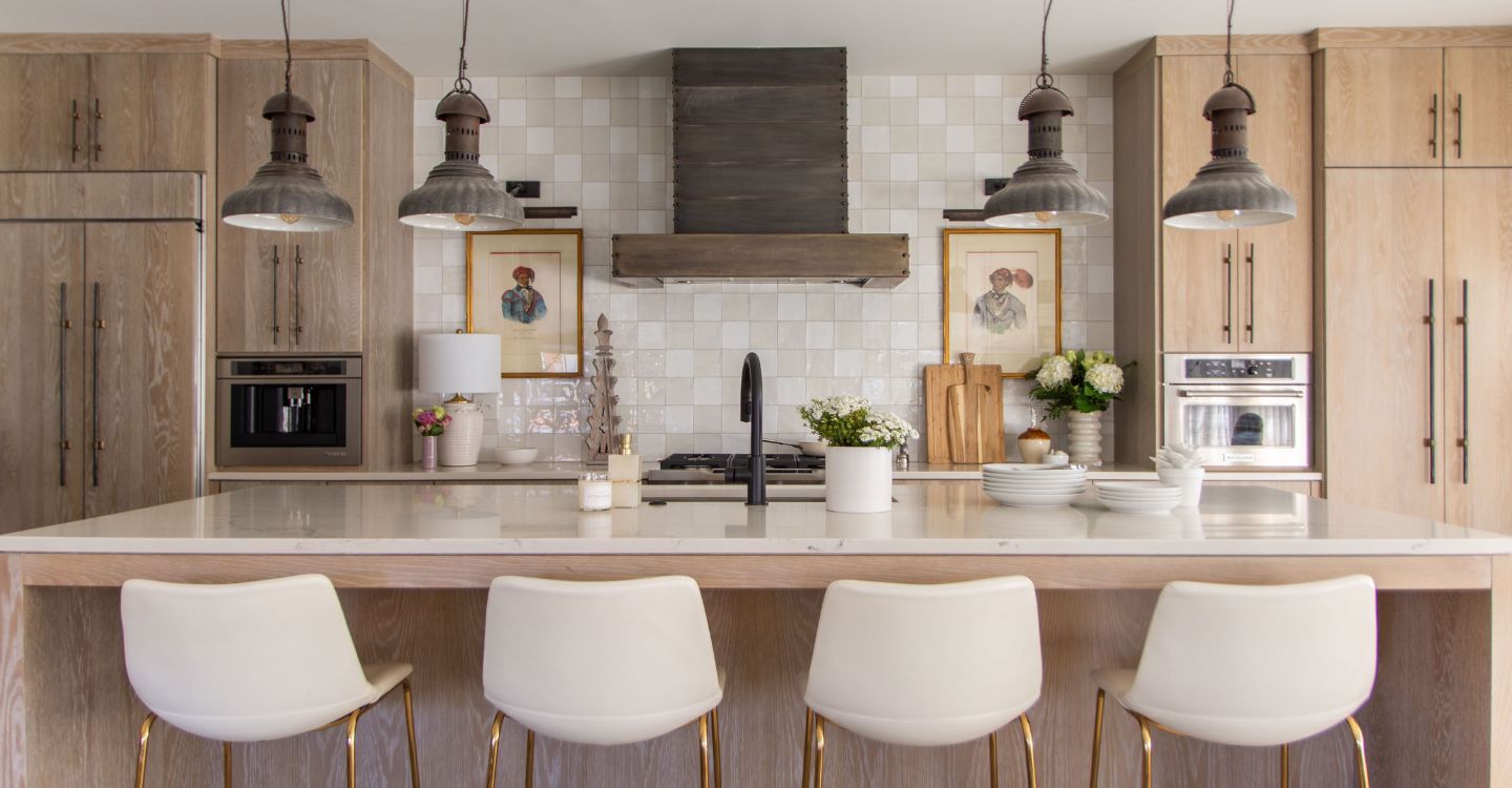 Incorporating Artistry into Your Space: Luxury Home Décor Online Shopping Guide
