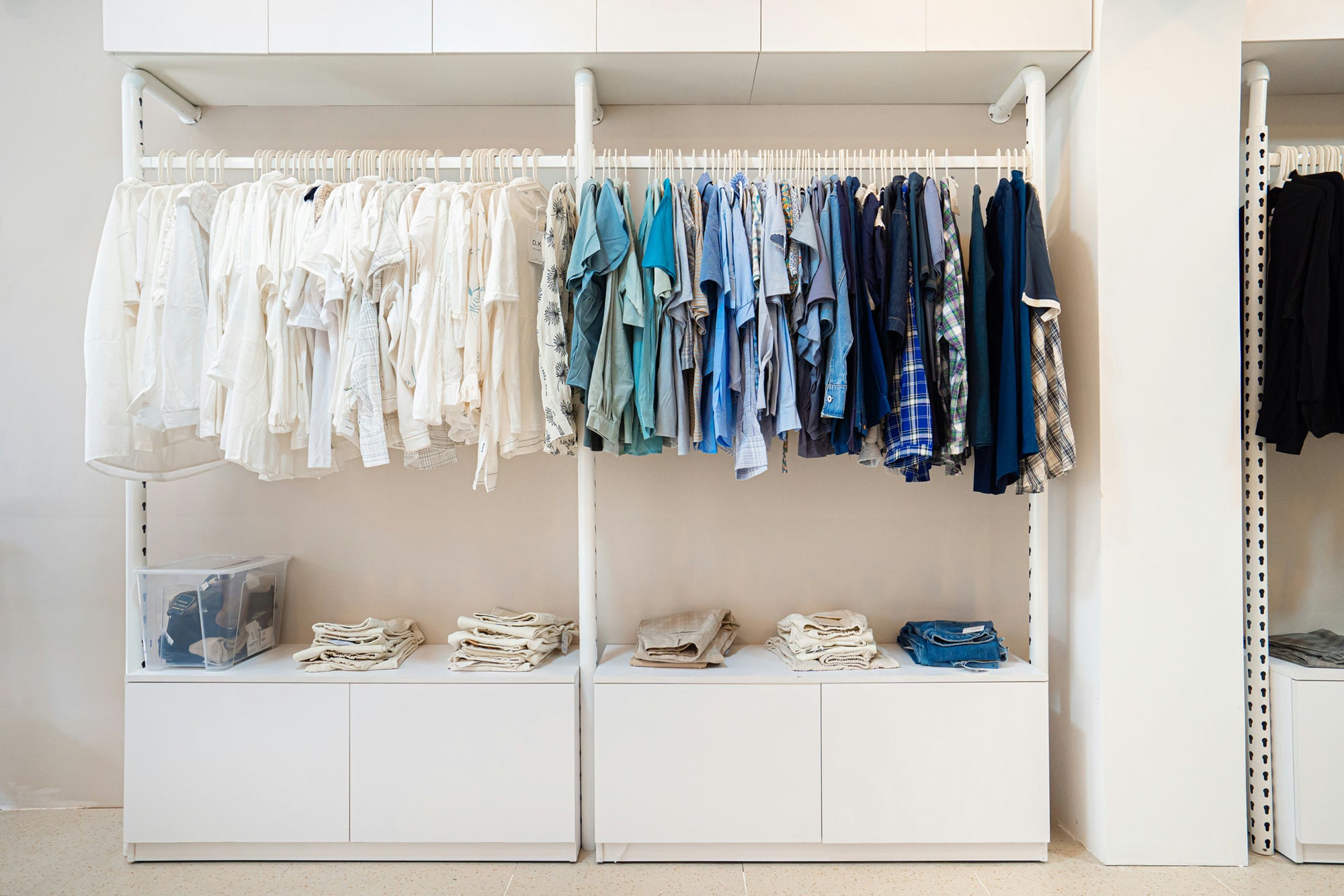 The Art of Downsizing: 4 Tips for Creating a Cozy and Organized Home