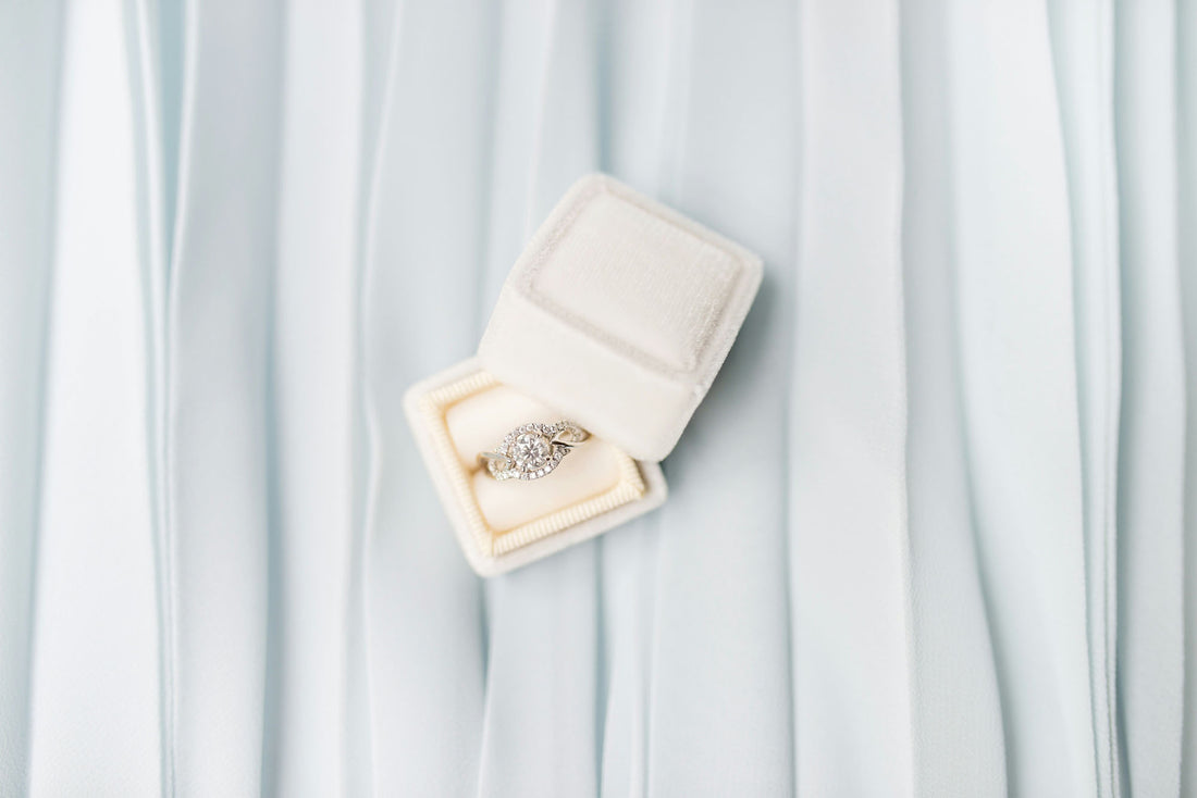 Choosing Engagement Rings for a Stylish, Decor-Inspired Wedding