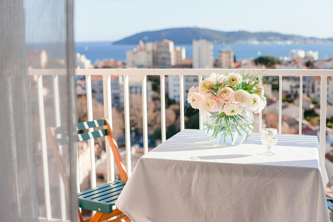 Where the View Does the Talking: Styling Around What Matters