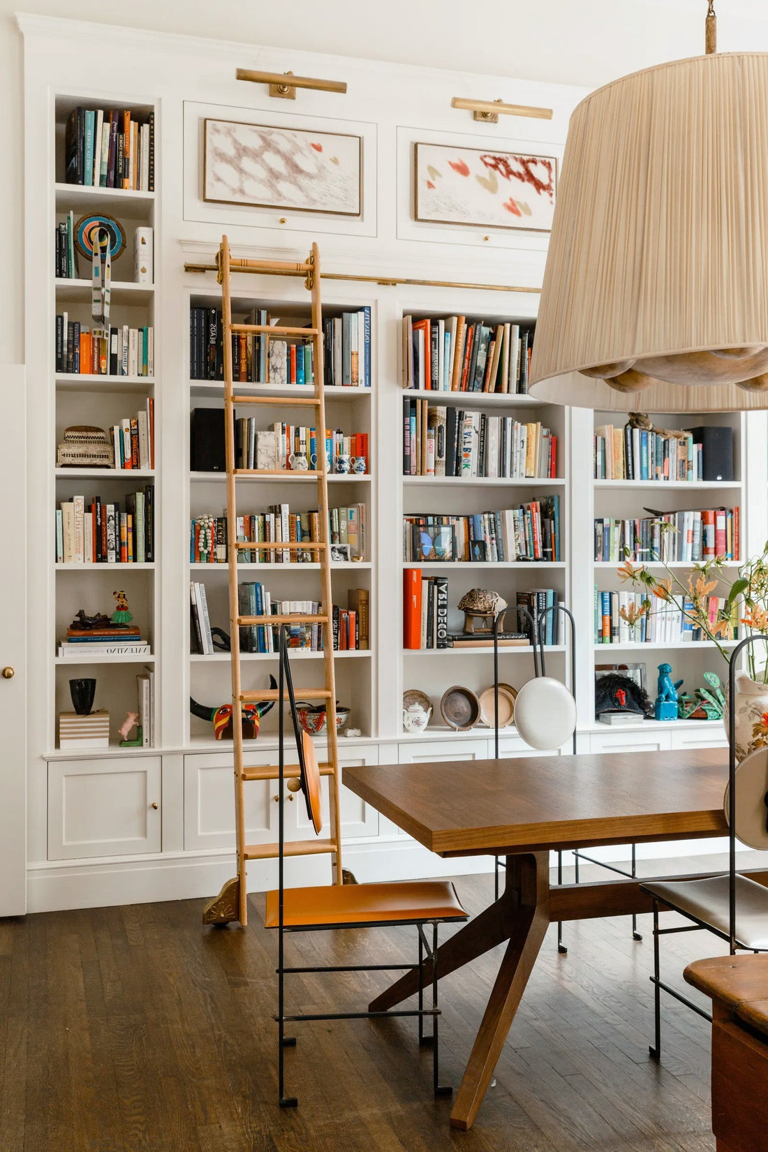Designer Tips for Bookshelf Styling: The Complete Guide & Best Products