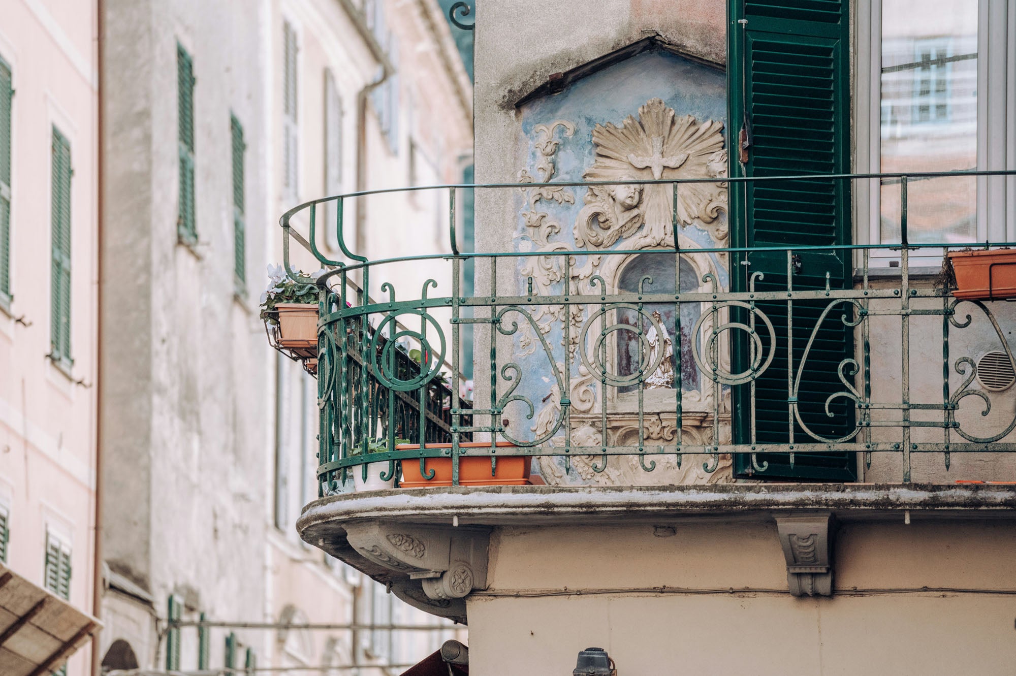 Balcony Gardening Ideas for All Spaces and Green Thumbs