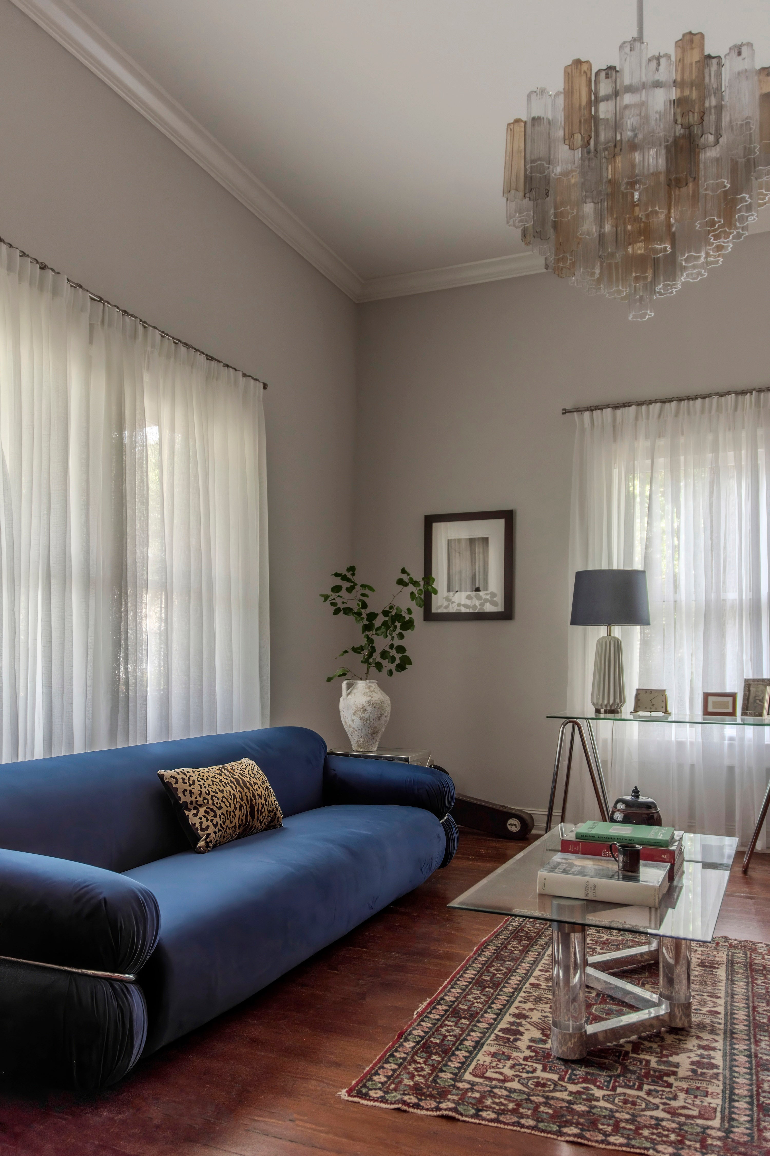 1920s Bungalow Living Room: How to Make Tall Ceilings Feel Welcoming