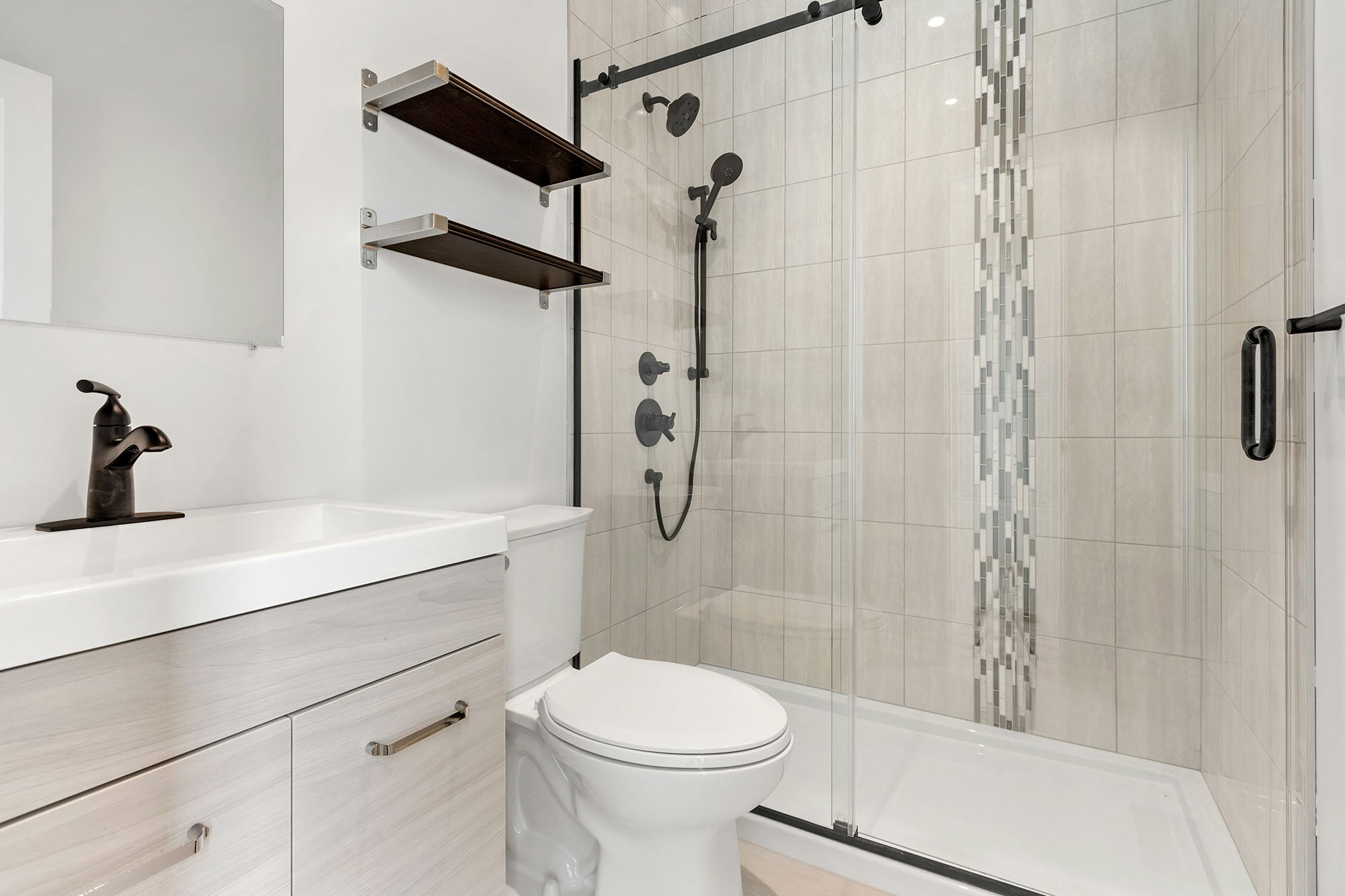 Transform Your Bathroom: Discover Modern Shower Doors in West Palm Beach