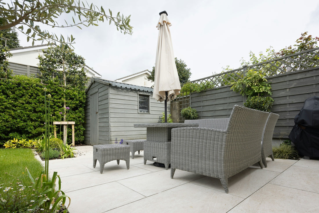 How to Blend Natural and Modern Elements in Your Outdoor Design