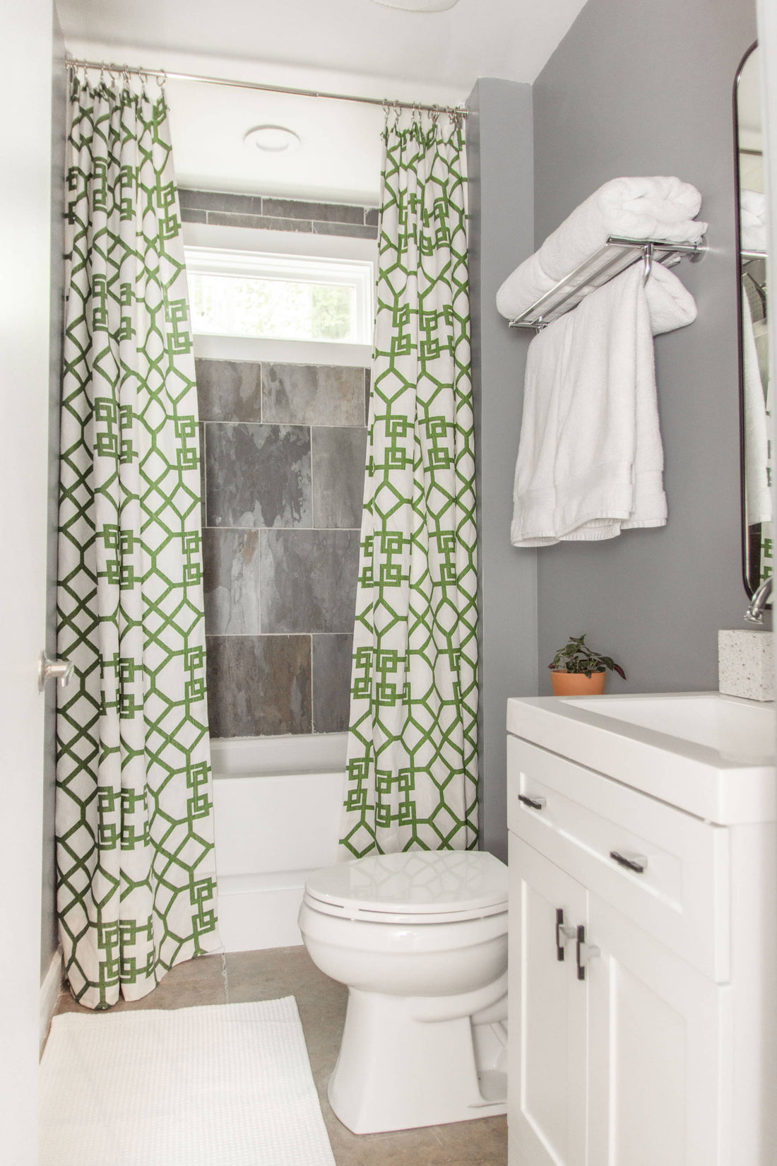 Small Bathroom Shower-to-Bathtub Renovation