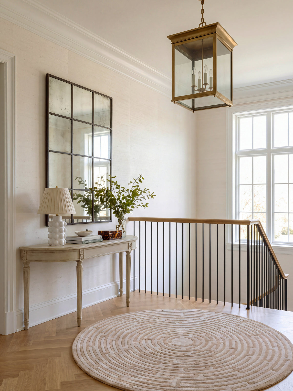 Round Amiens Hand-Tufted Maze Rug